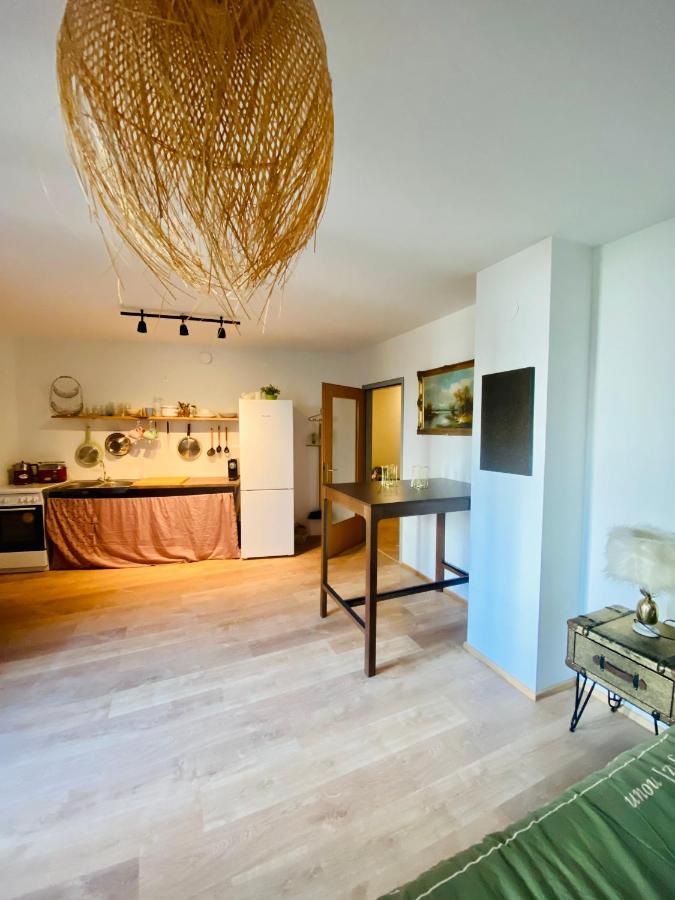 Cozy & Charming City Apartment Відень Екстер'єр фото